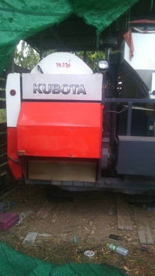 ขาย--รถเกี่ยวคูโบต้า +เทเลอร์ลาก พร้อมใช้งาน
