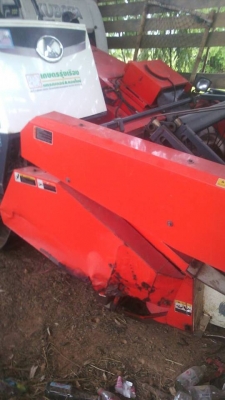 ขาย--รถเกี่ยวคูโบต้า +เทเลอร์ลาก พร้อมใช้งาน