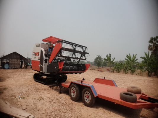 พ่วงลากจูงบรรทุกรถเกี่ยวคูโบต้า 105 แรง