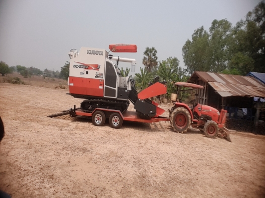 พ่วงลากจูงบรรทุกรถเกี่ยวคูโบต้า 105 แรง