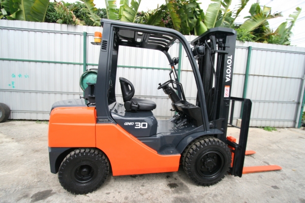 โฟล์คลิฟท์TOYOTA รุ่น 8 ยก3 ตัน สูง 4.7 เมตร เสาเข้าตู้ งาสไลด์ซ้าย ขวา ได้ เกียร์ออโต้ แก๊ส ติดตั้งงาเทแทนงาสไลด์ได้ ราคา 380,000 บาท 094-4267888 จะเด็ด โฟล์คลิฟท์TOYOTA รุ่น 8 ยก3 ตัน สูง 4.7 เมตร เสาเข้าตู้ งาสไลด์ซ้าย ขวา ได้ เกียร์ออโต้ แก๊ส ติดตั้งงาเทแทนงาสไลด์ได้ ราคา 380,000 บาท 094-4267888 จะเด็ด