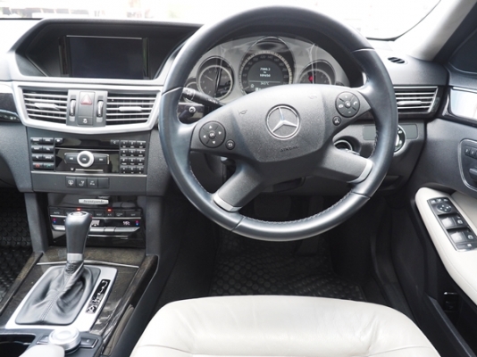 ออกศูนย์Benz ตัวTop Panoramic Sunroof สภาพสวยพร้อมใช้ค่ะ ออกศูนย์Benz ตัวTop Panoramic Sunroof สภาพสวยพร้อมใช้ค่ะ