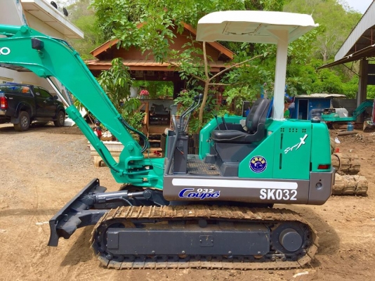 KOBELCO SK032 ขนาดเทียบเท่าPC-35 (ใส่แทรคเหล็กใหม่) (มีVDOให้ชม) สนใจติดต่อ085-5632278 (ราคาต่อรองได้)
