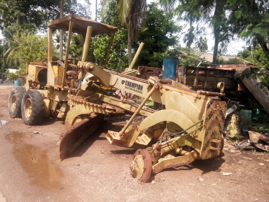 ขายรถเกรด CHAMPION ราคา 120000 เครื่องมียกลงอยู่ข้างนอก