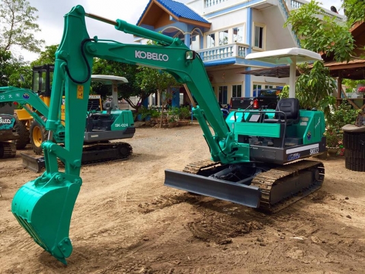 KOBELCO SK032 ขนาดเทียบเท่าPC-35 (ใส่แทรคเหล็กใหม่) (มีVDOให้ชม) สนใจติดต่อ085-5632278 (ราคาต่อรองได้)