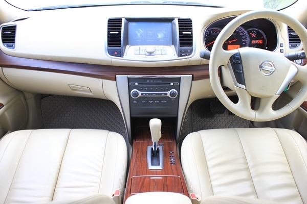 รถมือเดียว สีขาวจากโรงงาน สภาพสวยพร้อมใช้ ไม่เคยติดแก๊ส รถมือเดียว สีขาวจากโรงงาน สภาพสวยพร้อมใช้ ไม่เคยติดแก๊ส