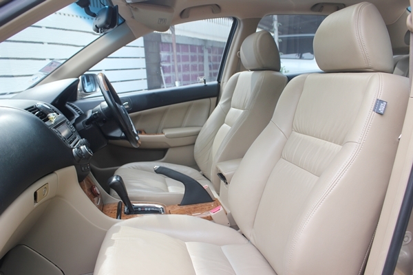 วิ่ง 7x,xxxแท้ ตัวTop มีSunroof มือเดียว พร้อมใช้ค่ะ วิ่ง 7x,xxxแท้ ตัวTop มีSunroof มือเดียว พร้อมใช้ค่ะ