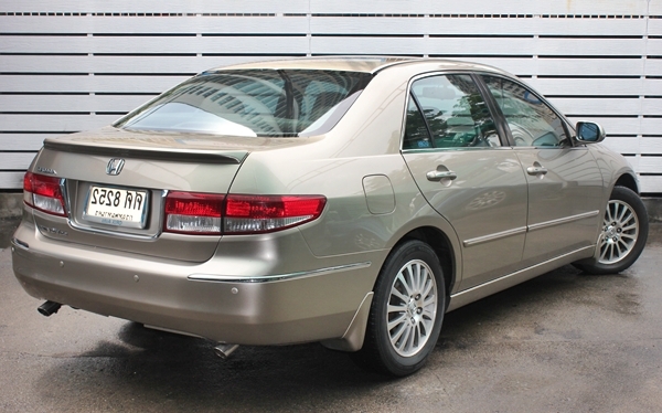 วิ่ง 7x,xxxแท้ ตัวTop มีSunroof มือเดียว พร้อมใช้ค่ะ วิ่ง 7x,xxxแท้ ตัวTop มีSunroof มือเดียว พร้อมใช้ค่ะ