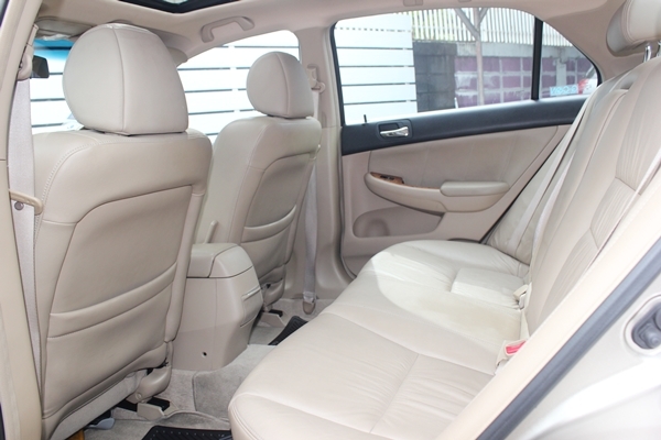 วิ่ง 7x,xxxแท้ ตัวTop มีSunroof มือเดียว พร้อมใช้ค่ะ วิ่ง 7x,xxxแท้ ตัวTop มีSunroof มือเดียว พร้อมใช้ค่ะ