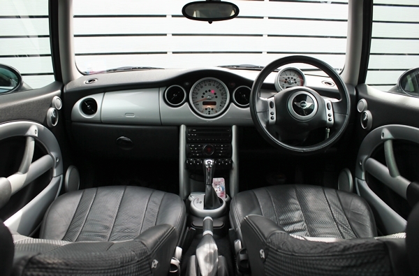 ออกMillenium ไมล์ 4x,xxxกม. Cooper Look2 หลังคาแก้ว ออกMillenium ไมล์ 4x,xxxกม. Cooper Look2 หลังคาแก้ว