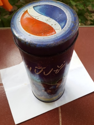 กระป๋องเป็ปซี่ สูง 1 ฟุต งานสังกะสีเก่า ลายฟุตบอลโลก 2002 ด่วนๆๆ 100