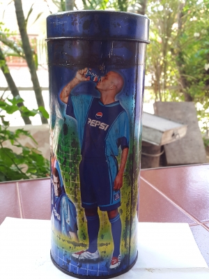 กระป๋องเป็ปซี่ สูง 1 ฟุต งานสังกะสีเก่า ลายฟุตบอลโลก 2002 ด่วนๆๆ 100