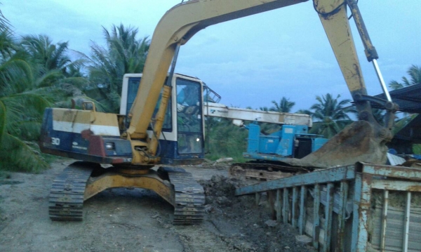 ขายรถขุด PC 90 ราคา 650,000 บาท