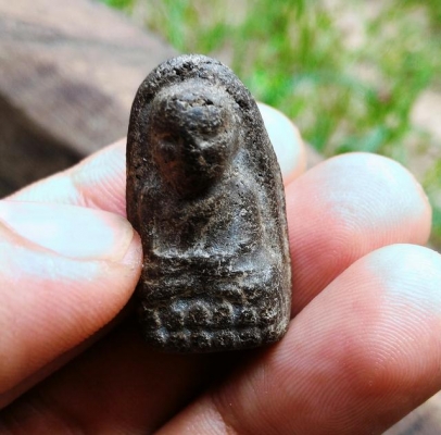 หลวงปู่ทวดพิมพ์พระรอด เนื้อสวย ดูง่ายครับ