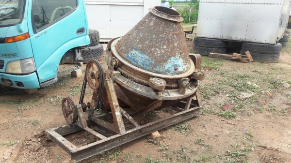 ขาย เครื่องผสมคอนกรีต ราคาถูก ๆ ครับ เพียง 28,000 บาทเท่านั้น