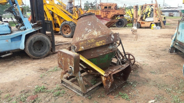 ขาย เครื่องผสมคอนกรีต ราคาถูก ๆ ครับ เพียง 28,000 บาทเท่านั้น