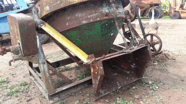 ขาย เครื่องผสมคอนกรีต ราคาถูก ๆ ครับ เพียง 28,000 บาทเท่านั้น