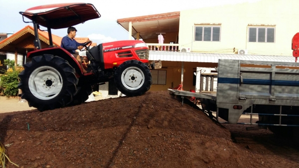 ปัญญาแทรคเตอร์ จัดให้ครับ ยันม่า EF494T ตัวเปล่า!!!สภาพเดิมๆสวยๆ!!!ทำงาน 1,021ชม. อ.พนมดงรัก จ.สุรินทร์