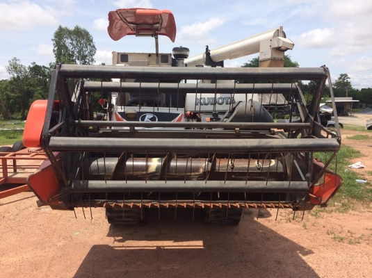 ขายรถเกี่ยวข้าว พร้อมเทรลเลอร์ KUBOTA DC70G ปี56 ใช้งาน1331ชม. รถสวยสภาพดี พร้อมใช้งาน เอกสารถูกต้อง เล่มทะเบียนพร้อมโอน ราคา550,000 สนใจโทร 090-8588220คุณนะ 093-3258446คุณบิว หรือเข้าดูสินค้าอื่นๆได้ที่ www.narong2truck.com หรือ www.truck.in.th/498 หรือเ