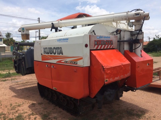 ขายรถเกี่ยวข้าว พร้อมเทรลเลอร์ KUBOTA DC70G ปี56 ใช้งาน1331ชม. รถสวยสภาพดี พร้อมใช้งาน เอกสารถูกต้อง เล่มทะเบียนพร้อมโอน ราคา550,000 สนใจโทร 090-8588220คุณนะ 093-3258446คุณบิว หรือเข้าดูสินค้าอื่นๆได้ที่ www.narong2truck.com หรือ www.truck.in.th/498 หรือเ