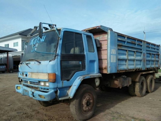 ขายรถดั้ม2เพลา ร็อกกี้FXZ เครื่อง195แรง เกียร์ZF ขายตามสภาพ เอกสารถูกต้อง เล่มทะเบียนพร้อมโอน ราคา450,000 สนใจโทร 090-8588220คุณนะ 093-3258446คุณบิว หรือเข้าดูสินค้าอื่นๆได้ที่ www.narong2truck.com หรือ www.truck.in.th/498 หรือเพจFacebook ณรงค์ ซื้อขายรถม