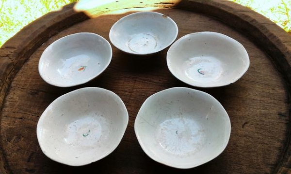 ถ้วยตราไก่โบราณ ของชาวบ้านแดนอีสาน น้ำเคลือบสวย ยกชุด 5ใบ