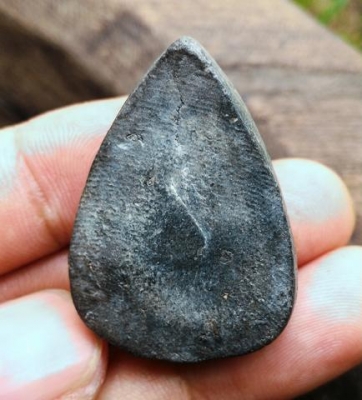 พระปิดตาเก่าๆ กดพิมพ์ด้วยมือ เนื้อผงว่านจุ่มรัก ฝุ่นคราบเก่างามมากๆ