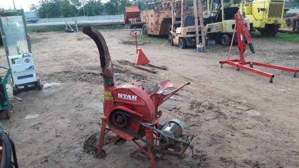 ขาย เครื่องย่อยไม้ ใช้มอเตอร์ไฟฟ้า ออกจากตู้มาหมาดๆ เก่าญี่ปุ่นแท้ครับ มีมาตัวเดียว