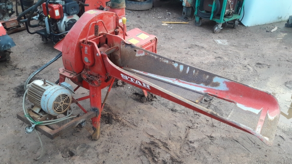 ขาย เครื่องย่อยไม้ ใช้มอเตอร์ไฟฟ้า ออกจากตู้มาหมาดๆ เก่าญี่ปุ่นแท้ครับ มีมาตัวเดียว ขาย เครื่องย่อยไม้ ใช้มอเตอร์ไฟฟ้า ออกจากตู้มาหมาดๆ เก่าญี่ปุ่นแท้ครับ มีมาตัวเดียว