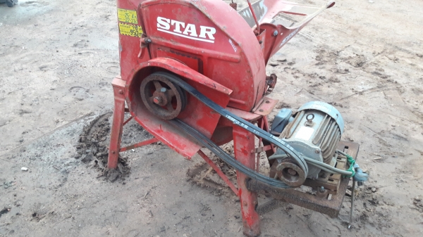 ขาย เครื่องย่อยไม้ ใช้มอเตอร์ไฟฟ้า ออกจากตู้มาหมาดๆ เก่าญี่ปุ่นแท้ครับ มีมาตัวเดียว ขาย เครื่องย่อยไม้ ใช้มอเตอร์ไฟฟ้า ออกจากตู้มาหมาดๆ เก่าญี่ปุ่นแท้ครับ มีมาตัวเดียว