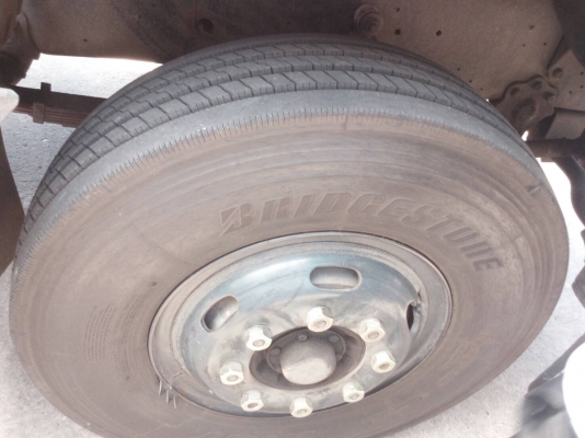 "950,000"ขายคับ 2เพา ฮีโน่ FM 2K EM100-220 บรรทุกน้ำมันโหลดล่าง5ช่อง 18,000ลิต สภาพดีเดิมๆสวย เครื่องดี แคชชีเดิมสวยตลอด ยางเต็ม พร้อมใช้