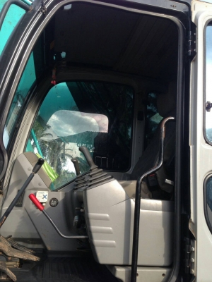 รถแมคโค KOBELCO  200 รุ่น 6  มีเล่มทะเบียนพร้อม