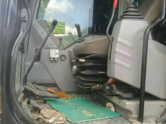 รถแมคโค KOBELCO  200 รุ่น 6  มีเล่มทะเบียนพร้อม