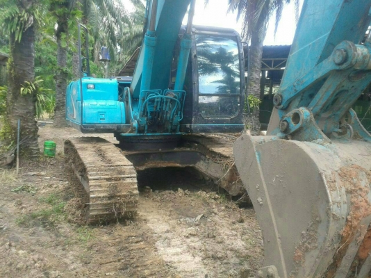รถแมคโค KOBELCO  200 รุ่น 6  มีเล่มทะเบียนพร้อม