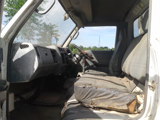 TOYOTA 6 ล้อ( เครื่อง15 B 120แรง) ช่วงล่างใหญ่ F หน้า-หลัง กะบะยาว 5เมตร พวงมาลัยพาว์เวอร์ เครื่องดี รถใช้งานอยู่ ตามสภาพ (เลขเครื่อง เลขครัทซีไม่ตรง) ***ครัทซีเดิมที่ลงในเล่มมีให้ ***ขาย 135,000 บาท (ศุภากร081-1903107 , 081-4252943