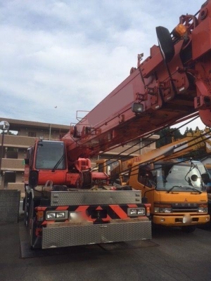 รถเครนมีอสองคุณภาพจากญี่ปุ่น