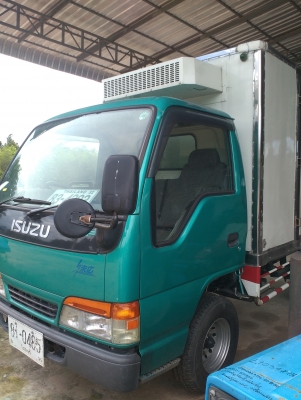 ขายอิซุเครื่อง88สี่ล้อกลางรถห้องเย็นครับ370000