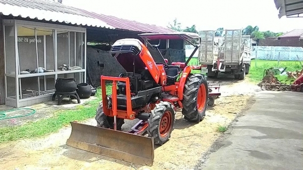 รถไถ45แรงอุปกรณ์ครบ รถไถ45แรงอุปกรณ์ครบ