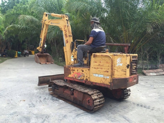 ขายรถขุด แบคโคเล็ก ยันม่า25 เก่านอก สภาพดีพร้อมใช้งาน เอกสารใบอินวอย ราคา175,000 สนใจโทร 090-8588220คุณนะ 093-3258446คุณบิว หรือเข้าดูสินค้าอื่นๆได้ที่ www.narong2truck.com หรือ www.truck.in.th/498 หรือเพจFacebook ณรงค์ ซื้อขายรถมือสอง (เว็บไซต์ส่วนตัว) ห