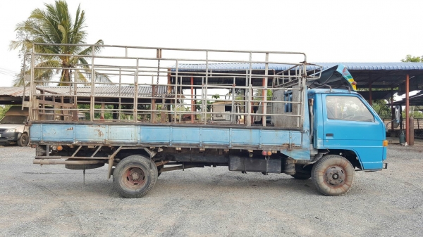 ขายรถ ISUZU KS32  ยาว5เมตร วางเครื่อง 4BD1 115แรงม้า(ลงเล่มแล้ว) วางหัวNPR(ลงเล่มแล้ว) เครื่องดี คัสซีสวย  เกียร์ยาว  พวงมาลัยเพาเวอร์  เบรคดี  กระบะ ยาว 5 เมตร ทะเบียนขาด10ปี เล่มทะเบียนพร้อมชุดโอน ราคา.175,000บาท ต่อรองได้ โทร.080-1085007 บอล รถอยู่.จัง