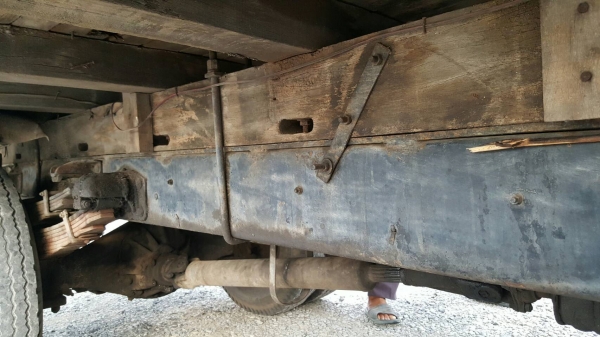 ขายรถ ISUZU KS32  ยาว5เมตร วางเครื่อง 4BD1 115แรงม้า(ลงเล่มแล้ว) วางหัวNPR(ลงเล่มแล้ว) เครื่องดี คัสซีสวย  เกียร์ยาว  พวงมาลัยเพาเวอร์  เบรคดี  กระบะ ยาว 5 เมตร ทะเบียนขาด10ปี เล่มทะเบียนพร้อมชุดโอน ราคา.175,000บาท ต่อรองได้ โทร.080-1085007 บอล รถอยู่.จัง