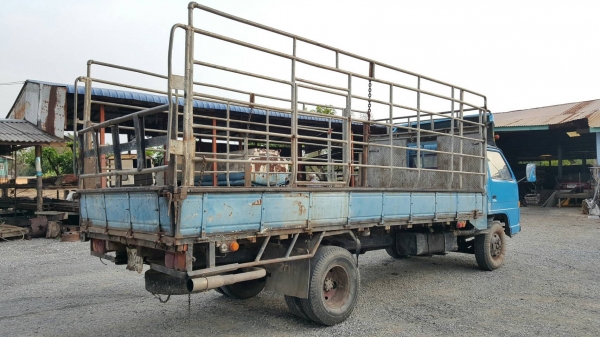 ขายรถ ISUZU KS32  ยาว5เมตร วางเครื่อง 4BD1 115แรงม้า(ลงเล่มแล้ว) วางหัวNPR(ลงเล่มแล้ว) เครื่องดี คัสซีสวย  เกียร์ยาว  พวงมาลัยเพาเวอร์  เบรคดี  กระบะ ยาว 5 เมตร ทะเบียนขาด10ปี เล่มทะเบียนพร้อมชุดโอน ราคา.175,000บาท ต่อรองได้ โทร.080-1085007 บอล รถอยู่.จัง