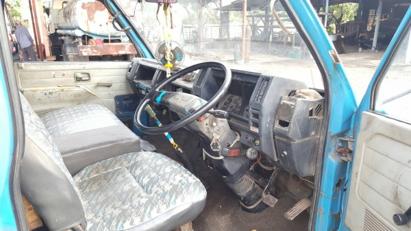 ขายรถ ISUZU KS32  ยาว5เมตร วางเครื่อง 4BD1 115แรงม้า(ลงเล่มแล้ว) วางหัวNPR(ลงเล่มแล้ว) เครื่องดี คัสซีสวย  เกียร์ยาว  พวงมาลัยเพาเวอร์  เบรคดี  กระบะ ยาว 5 เมตร ทะเบียนขาด10ปี เล่มทะเบียนพร้อมชุดโอน ราคา.175,000บาท ต่อรองได้ โทร.080-1085007 บอล รถอยู่.จัง