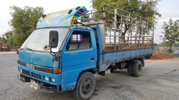 ขายรถ ISUZU KS32  ยาว5เมตร วางเครื่อง 4BD1 115แรงม้า(ลงเล่มแล้ว) วางหัวNPR(ลงเล่มแล้ว) เครื่องดี คัสซีสวย  เกียร์ยาว  พวงมาลัยเพาเวอร์  เบรคดี  กระบะ ยาว 5 เมตร ทะเบียนขาด10ปี เล่มทะเบียนพร้อมชุดโอน ราคา.175,000บาท ต่อรองได้ โทร.080-1085007 บอล รถอยู่.จัง