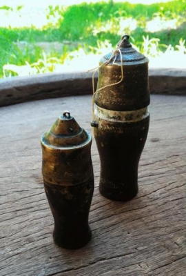 เต้าปูนโบราณ เนื้อทองเหลืองเก่า ยกชุด 2ตัว ตัวใหญ่และตัวเล็ก