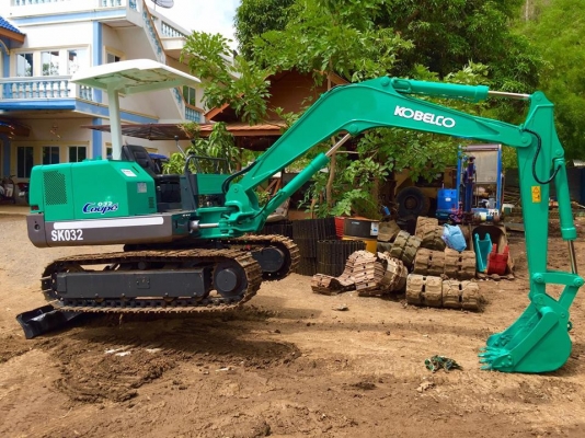 KOBELCO SK032 ขนาดเทียบเท่าPC-35 (ใส่แทรคเหล็กใหม่) (มีVDOให้ชม)☎️สนใจติดต่อ085-5632278 (ราคาต่อรองได้)