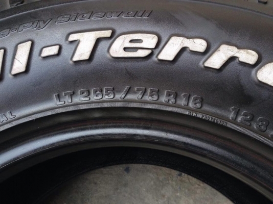 ยาง BFGoodrich 265-75-16 made in u.s.a ปี 12 ครบชุด 4 เส้น 9000  สภาพสวยๆดอกยางนิ่มๆไม่มีปะไม่บวมเอาไปวิ่งกันยาวๆราคาเบาๆค่ะ