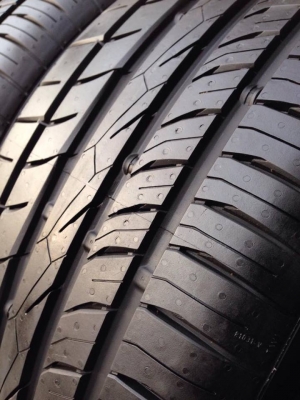 ยาง Continental 225-55-17 ปี 16 ยางถอดรถป้ายแดง ครบชุด 4 เส้น 7500  สวยๆตุ่มหน้ายางยังอยู่เนื้อนิ่มๆไม่มีปะไม่บวมเอาไปวิ่งใด้อีกนานค่ะ