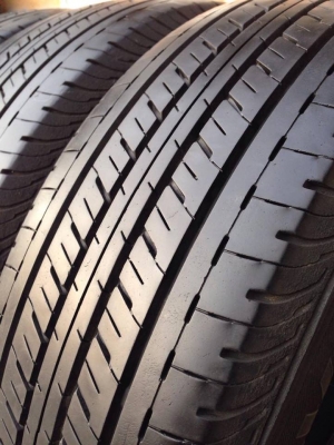 ยาง Bridgstone 215-70-15 ปี 14 ครบชุด 4 เส้น 6000  สภาพสวยๆดอกยางนิ่มๆไม่บวมดอกยางเหลือเยอะวิ่งใด้อีกนานค่ะ