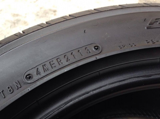 ยาง FALKEN 195-55-15 ปี 13 2 เส้น 1500  สภาพสวยๆไม่มีปะไม่บวมดอกยางเหลือเยอะเอาไปวิ่งกันใด้อีกยาวค่ะ